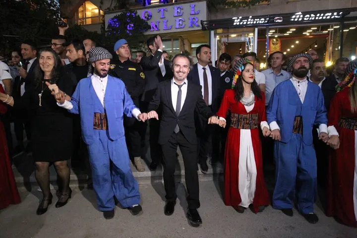 Turgut Ural set ve yapım galerisi